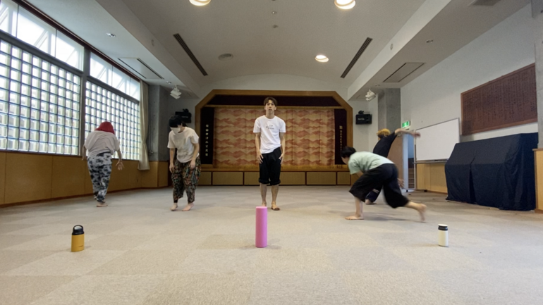 ダンサー5名の稽古