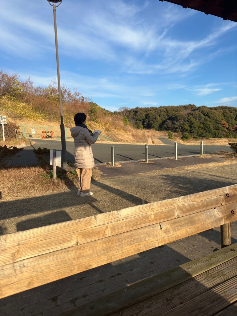 スケッチ取材をしているところ