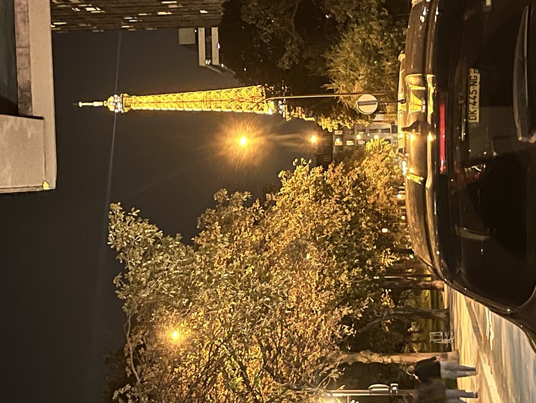 夜のエッフェル塔