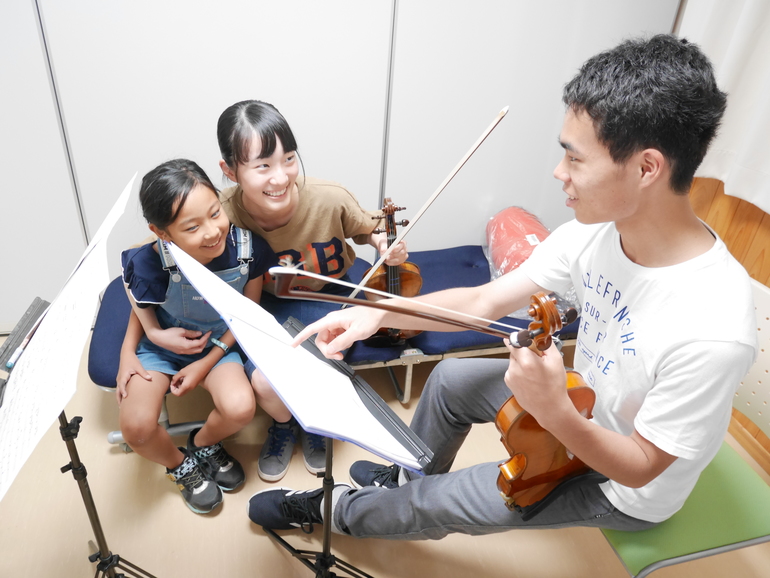 今では後輩に教える「先生」っぷりも様になっています。