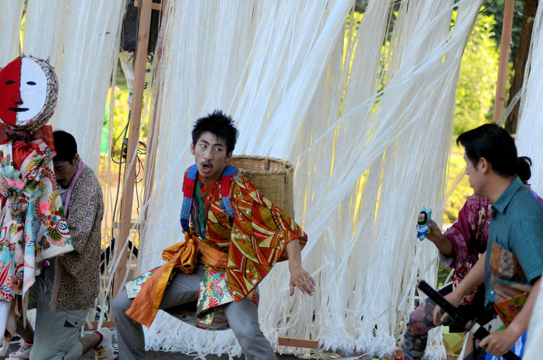 「大地の商人は川を網羅する」大地の芸術祭2018より